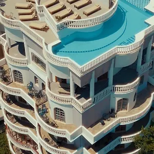 Monte Cristo - Rooftop Pool Hotel